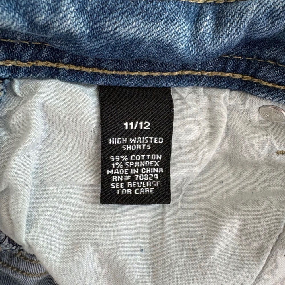 Rue21 Womens High Waisted Braided Side Denim Shorts Medium Wash Distressed 11/12 - Picture 6 of 6